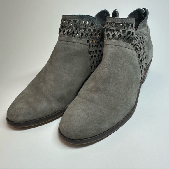 Vince Camuto Booties Women's 8 M Gray Suede Perdula Ankle Boots Back Zip Boho - Picture 2 of 13